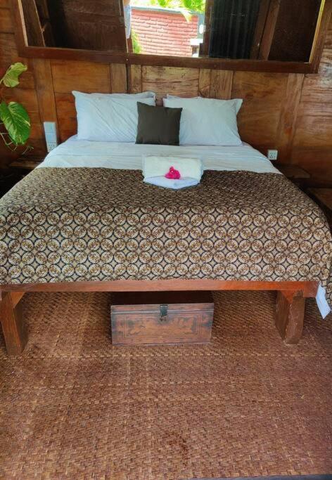 The Hidden Escapes Bingin- Sunset Rooftop Wood House With Ocean View & Private Kitchen Uluwatu Exteriör bild