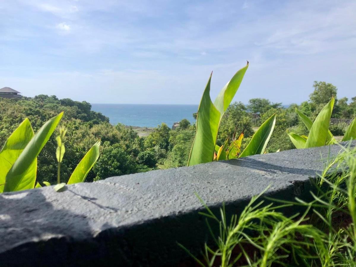 The Hidden Escapes Bingin- Sunset Rooftop Wood House With Ocean View & Private Kitchen Uluwatu Exteriör bild